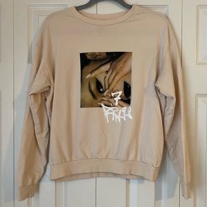 H&M Ariana Grande 7 Rings Crewneck